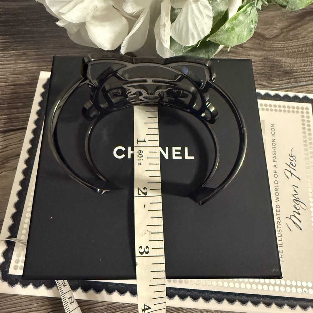 Chanel Cat Crystal CC Cuff Bangle Bracelet - Picture 8 of 9